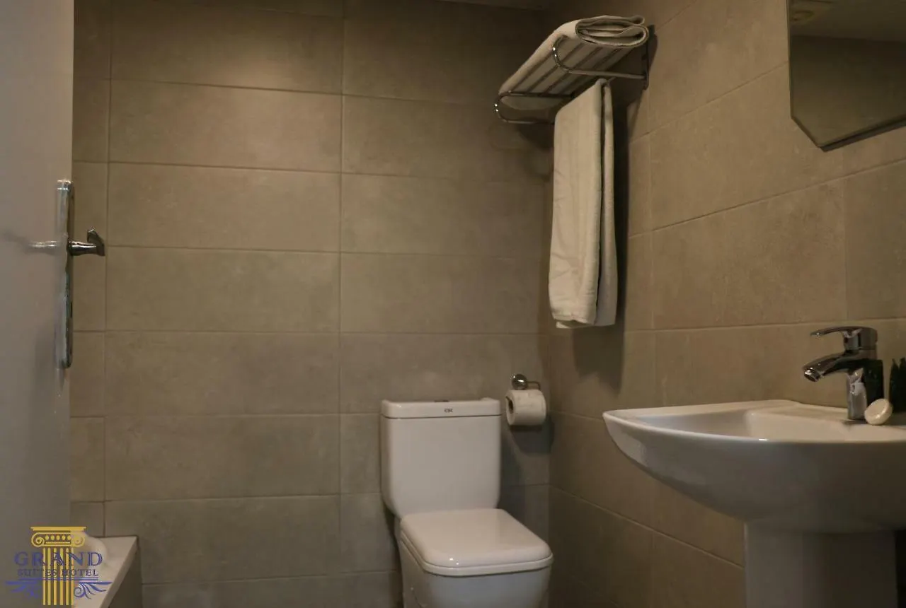Grand Suites Hotel Beirut 3*,